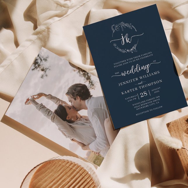 Invitation Mariage photo Floral Wreath Navy Blue Monogram (Créateur téléchargé)