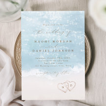 Mariage sur la plage avec coeurs dans le sable en