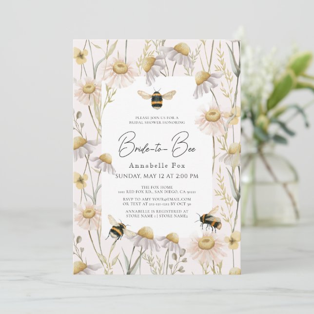 Invitation Mariée à Bee Chamomile Fête des mariées rose (Debout devant)