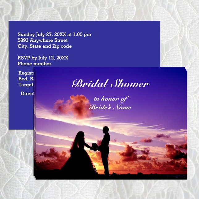 Invitation Mariée et salle de bain dans le coucher du soleil  (Bride and Groom in Sunset Bridal Shower Invitation)
