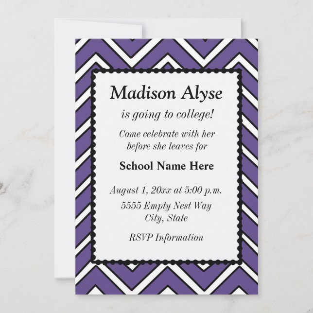 Invitation Med Purple et White Chevron Off To College Invitat (Devant)