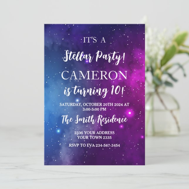 Invitation Midnight Sky & Shining Stars Galaxy Birthday Party (Debout devant)