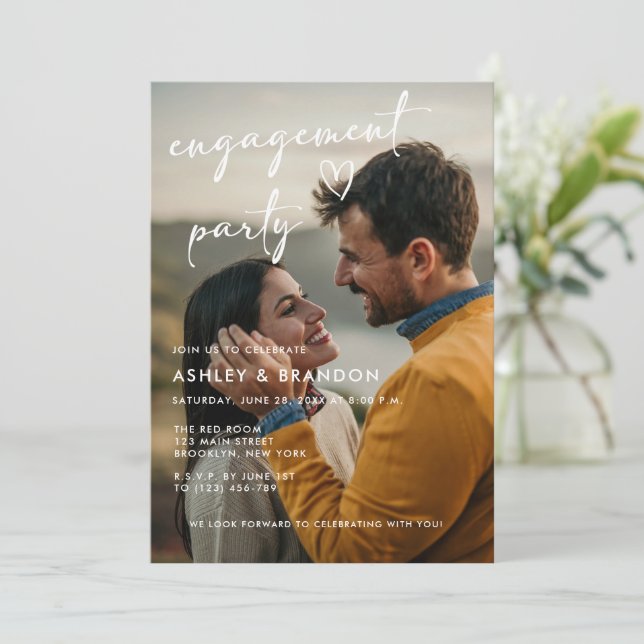 Invitation Modern Budget Photo Engagement Party (Debout devant)