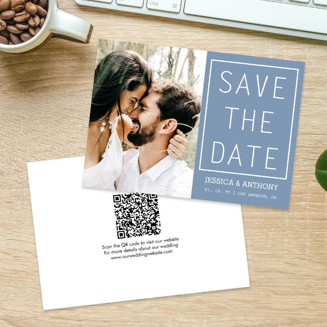 Invitation Moderne Dusty Blue Enregistrer la date Photo QR Co (The QR code makes it easy for guests to visit your website for more details about your wedding.)