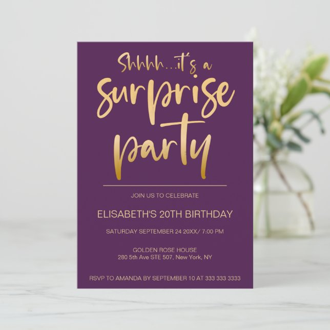 Invitation Moderne Elégant Purple Gold Surprise fête d'annive (Debout devant)
