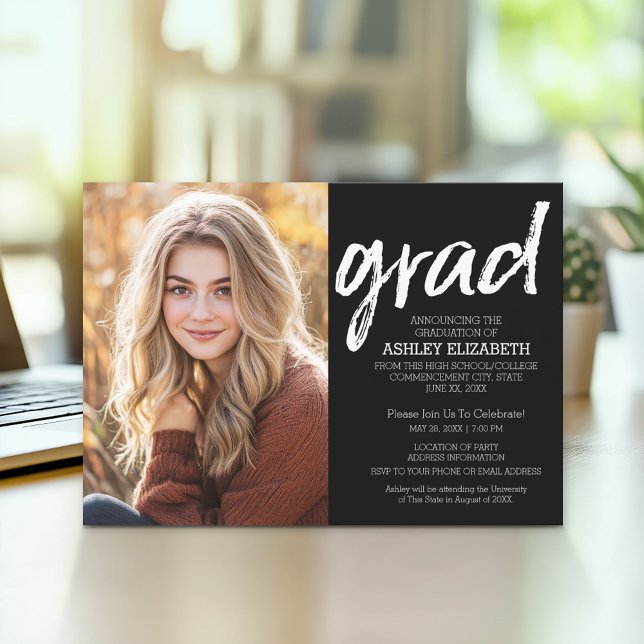 Invitation Moderne Graduate sur mesure tendance noir Grad (Modern Graduation Announcement and Party Invitation)