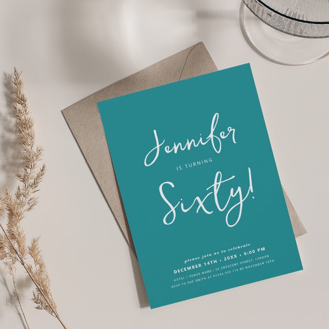 Invitation Moderne minimal 60e anniversaire Script Turquoise (Modern Minimal 60th Birthday Script Turquoise Invitation)