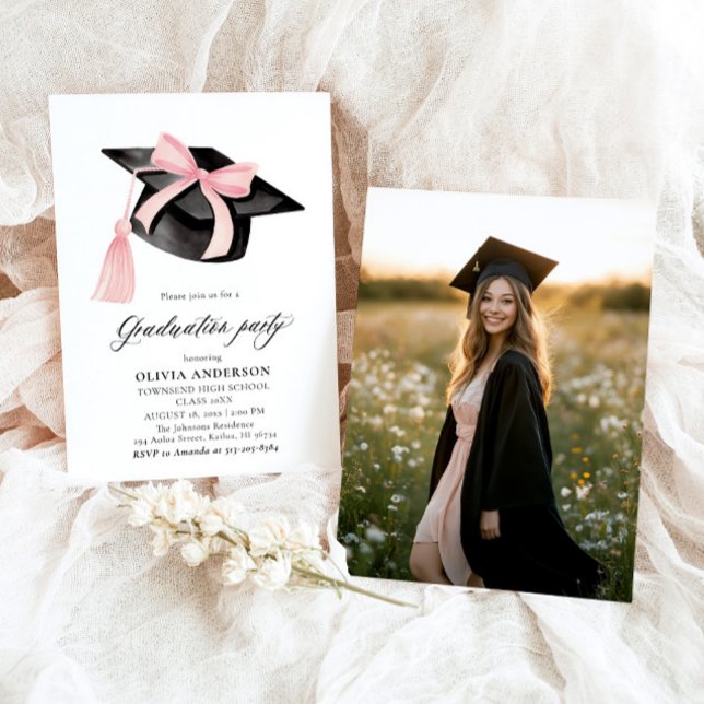 Invitation Moderne tendance Pink Bow Graduation Cap Graduatio (Watercolor Modern Elegant Trendy Stylish Pink Bow Graduation Invitation)