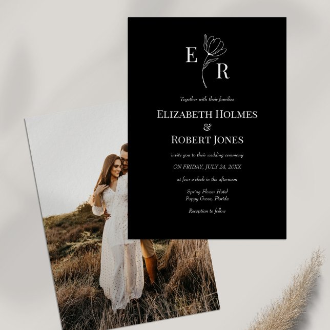 Invitation Monogramme floral noir Mariage photo personnalisé (Black Floral Monogram Custom Photo Wedding Invitation on white table with dry wildflower.)