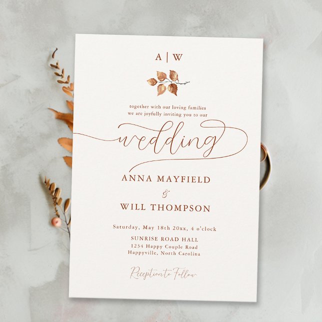 Invitation Monogrammes Feuilles Automne Crest Mariage moderne (Simple Fall Leaf Wedding Invitation Elegant Modern Calligraphy Couple Monograms Crest Feminine Soft)