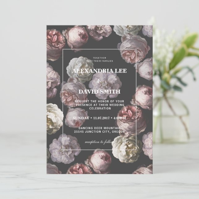 Invitation Moody romantique Delicate noir foncé Mariage flora (Debout devant)