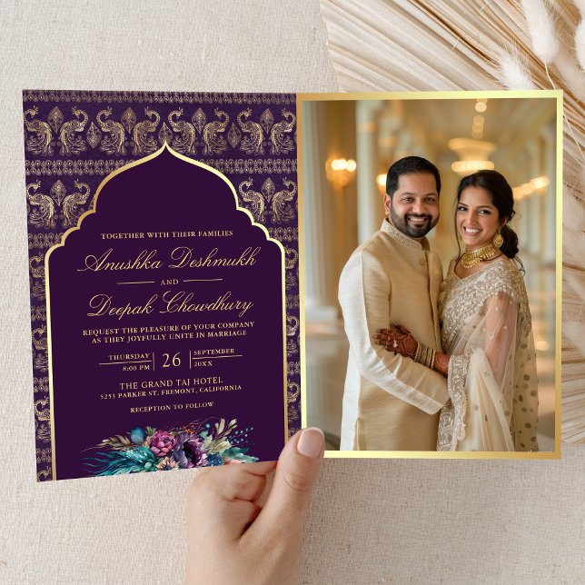Invitation Motif de Peacock d'or violet Floral Indien Mariage (Créateur téléchargé)