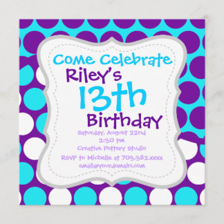 Invitation Motif pourpre et turquoise d'amusement de polka de