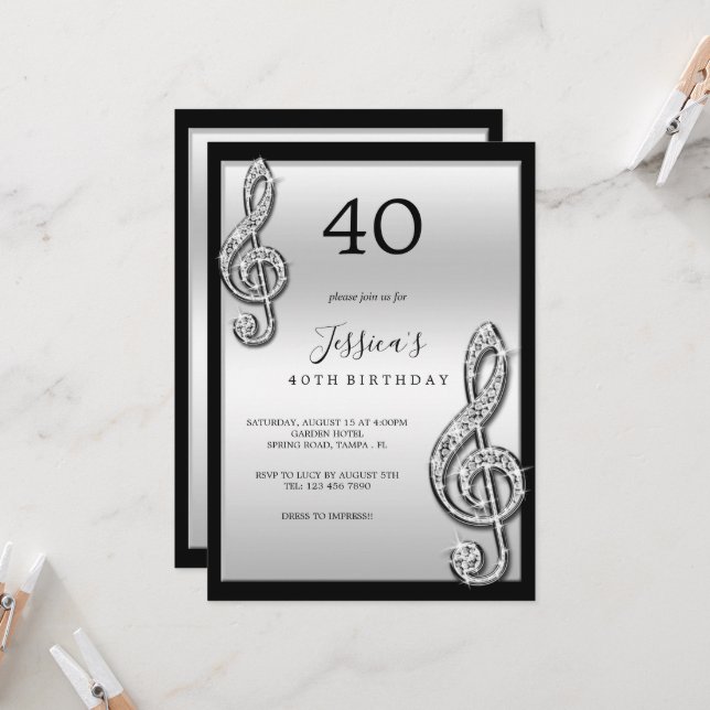 Invitation Notes musicales d'argent glitzy Anniversaire (Devant/Arrière en situation)