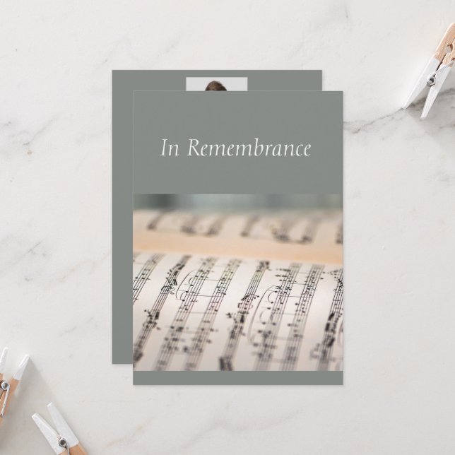 Invitation Notes musicales du service Memorial personnalisé (Devant/Arrière en situation)