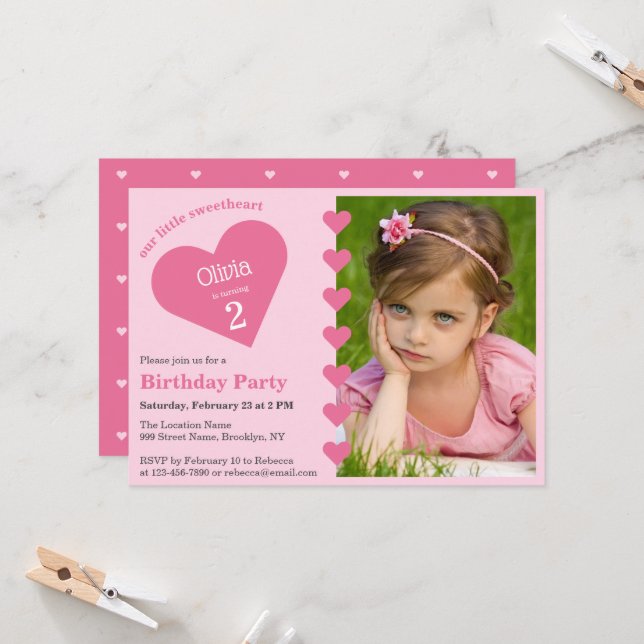 Invitation Notre Petit Coeur Rose Chéri Photo Anniversaire (Devant/Arrière en situation)