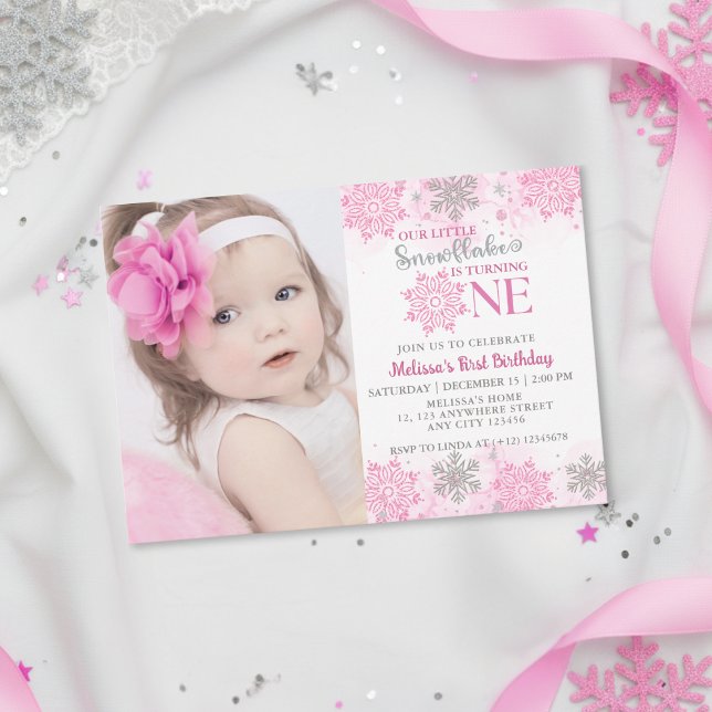Invitation Notre petit flocon de neige rose photo d'anniversa (Créateur téléchargé)