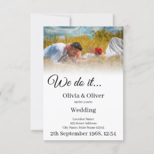 Invitation Nous le faisons - Embrasser un couple sur un pré