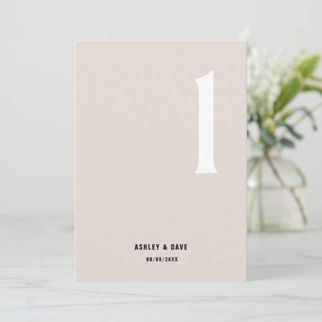 Invitation Numéro de tableau 1 Mariage beige gras Numéro de t (Debout devant)