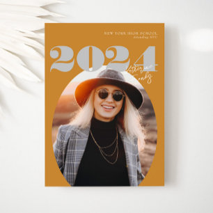 Invitation Oval Bold Classe moderne de 2024 Diplôme Photo