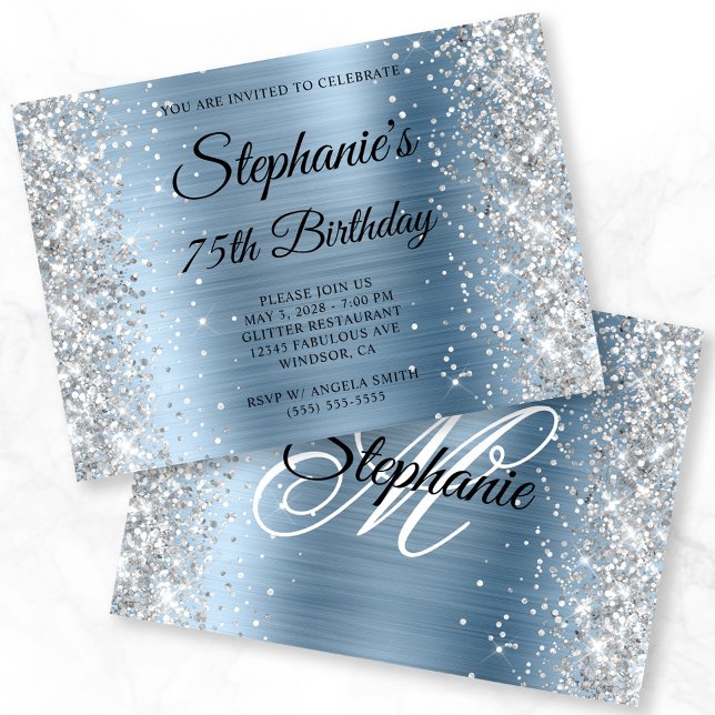 Invitation Parties scintillant d'argent clair Monogramme bleu (Silver Glitter Light Blue Monogram 75th Birthday Invitation)