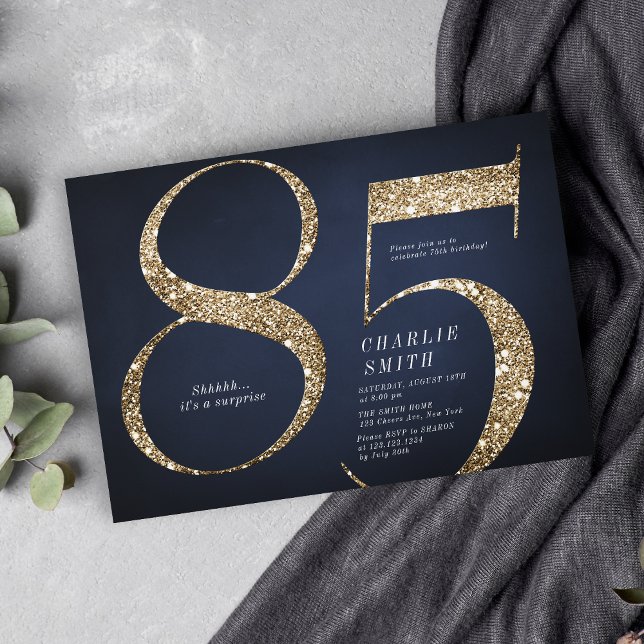 Invitation Parties scintillant d'or marine minimaliste modern (Modern minimalist navy gold glitter 85th birthday invitation)
