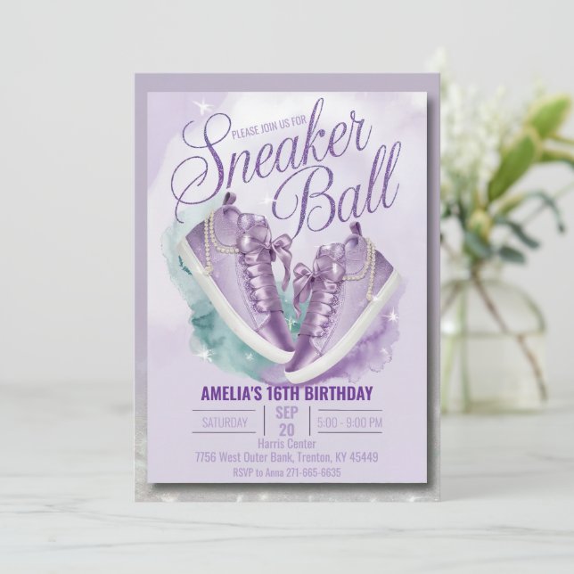 Invitation Personnaliser Sweet Lavender Birthday Basket Ball (Debout devant)