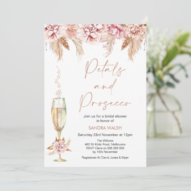 Invitation Pétales de Champagne Floral et Fête des mariées de (Debout devant)