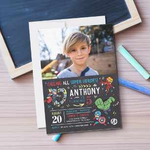 Invitation Photo d'anniversaire Avengers sur tableau noir