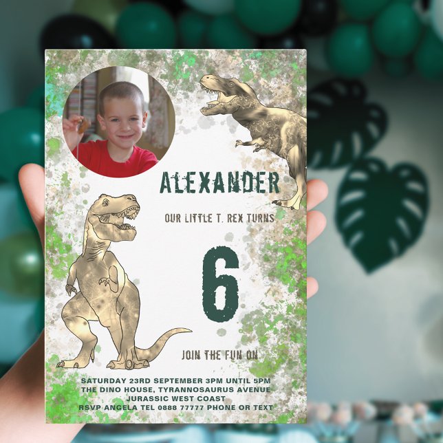 Invitation Photo de fête d'anniversaire de dinosaure T-Rex (Dinosaur T-Rex 6th birthday party photo invitation watercolor green and brown )