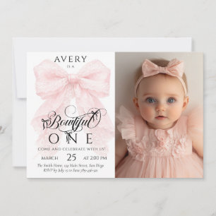 Invitation Photo de fille bébé avec un nœud rose pour son 1er