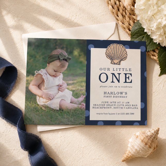 Invitation Photo de premier anniversaire Preppy Coastal Shell (Preppy Coastal Shell First Birthday Photo Invitation)