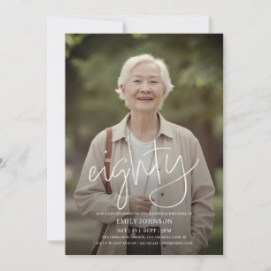 Invitation Photo de script moderne minimal 80e anniversaire