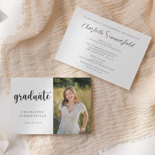 Invitation Photo de script tendance noir & blanc Graduation