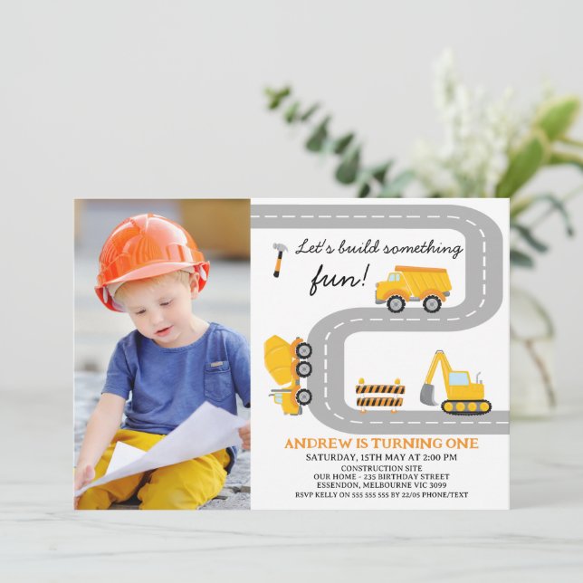 Invitation Photo Jaune Construction Fun Construction 1er Anni (Debout devant)