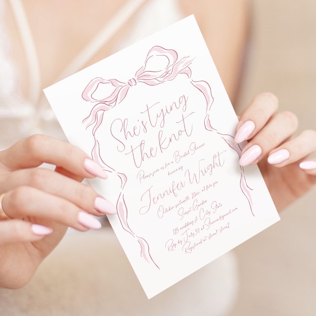 Invitation Pink Bow She's Tying the Knot Fête des mariées (Pink Bow She's Tying the Knot Bridal Shower Invitation)