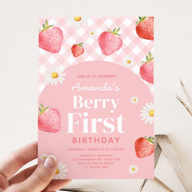 Invitation Pink En vichy Berry Première fête d'anniversaire (Pink Gingham Strawberry Berry Birthday Party Invitation)