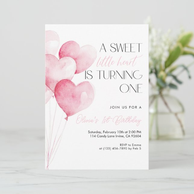 Invitation Pink Heart Balloon First Birthday (Debout devant)