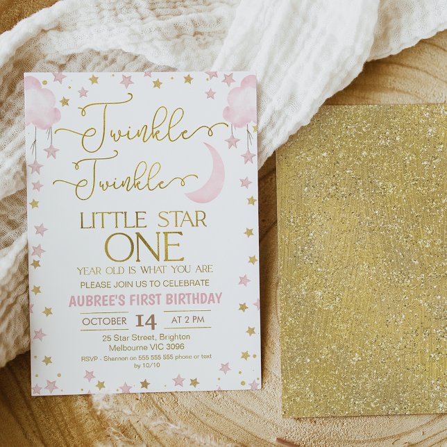 Invitation Pink Moon Stars Twinkle Little Star 1er anniversai (Twinkle twinkle little star first birthday invitation for a baby girl featuring two pink clouds.)