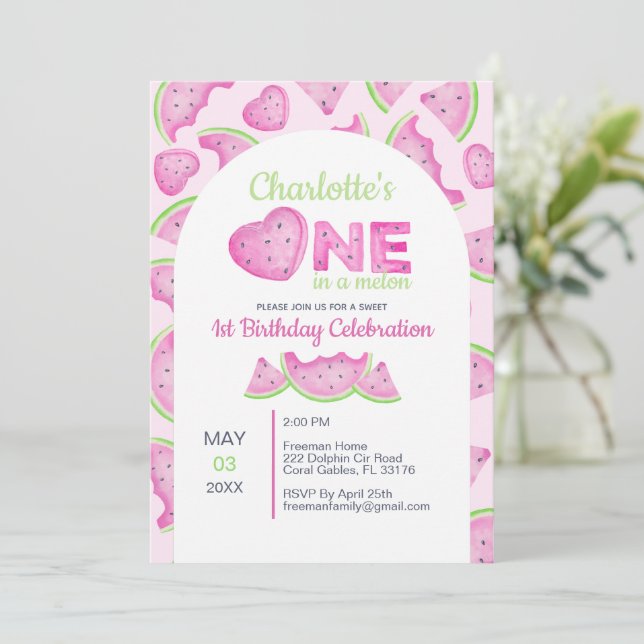 Invitation pour le 1er anniversaire de One in a Me (Debout devant)