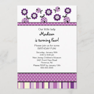 Invitation pourpre douce d'anniversaire de