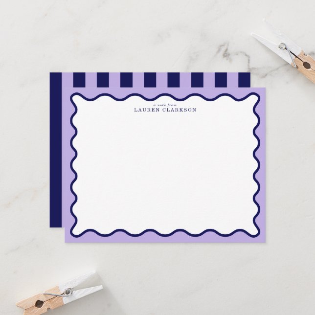 Invitation Purple Wavy Frame Note Card with Striped Back (Devant/Arrière en situation)