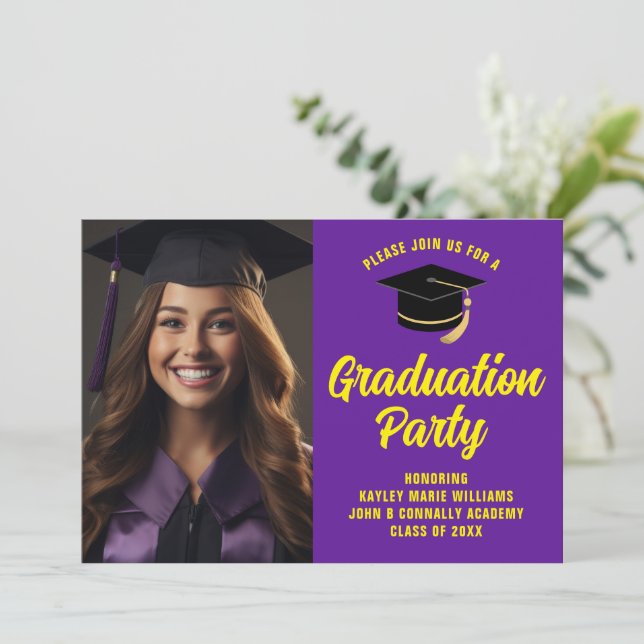 Invitation Purple Yellow Graduate Photo 2025 Graduation Party (Debout devant)