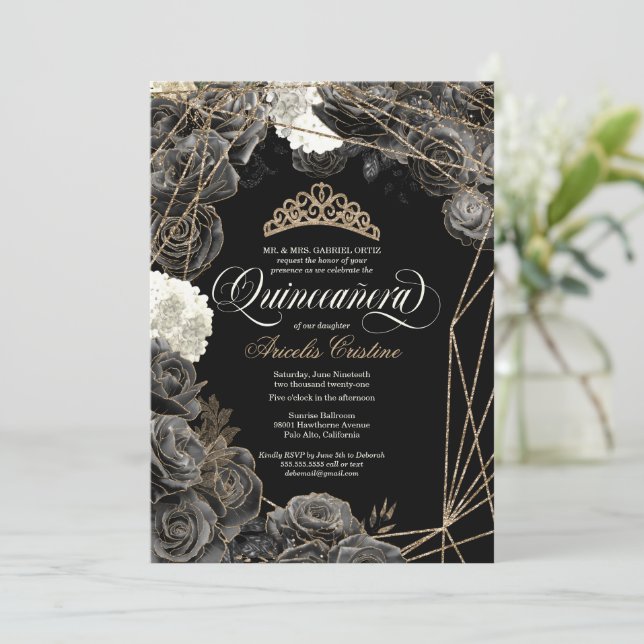 Invitation Quinceañera avec Roses Black & Gold et Tiara Invit (Debout devant)