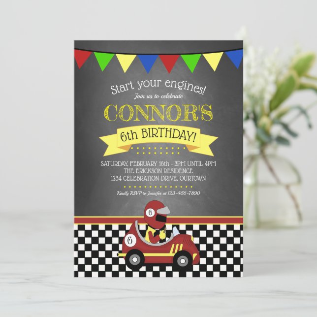 Invitation Red Race Car fête d'anniversaire (Debout devant)
