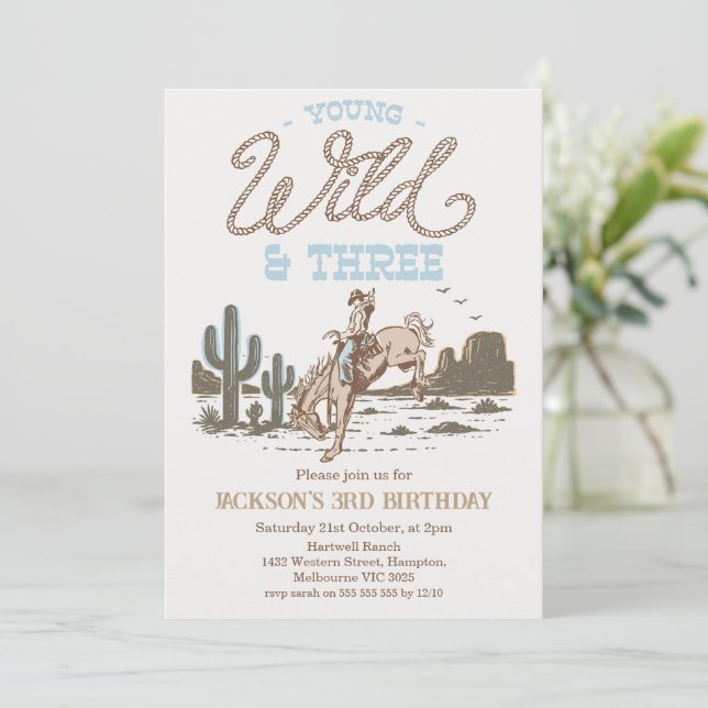 Invitation Rodeo Blue Brown Young Wild Three 3rd Birthday  (Debout devant)