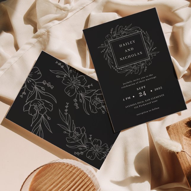 Invitation Romantique Elégante couronne florale Mariage noir (Créateur téléchargé)