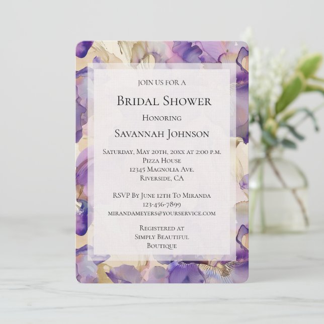 Invitation Romantique violet or Iris Fête des mariées florale (Debout devant)