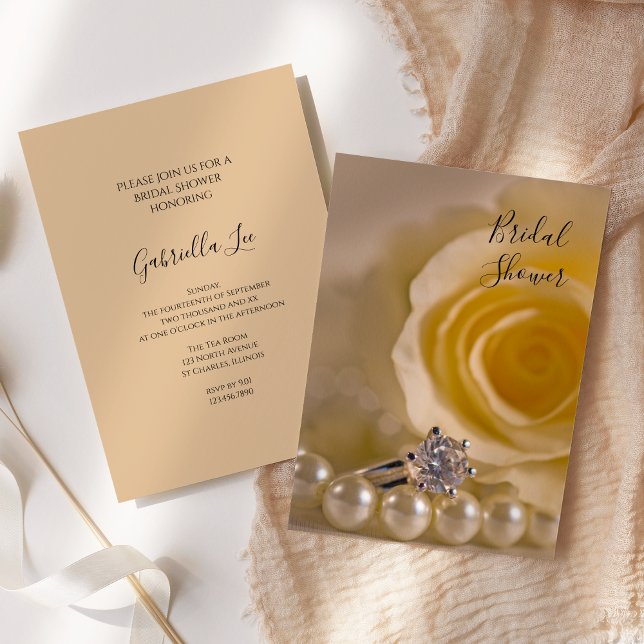 Invitation Rose blanche, perles et Fête des mariées d'anneau (Créateur téléchargé)