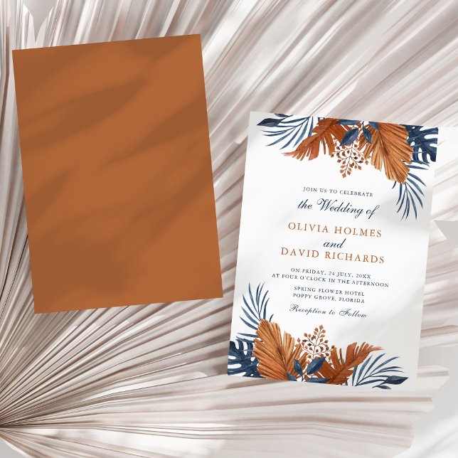 Invitation Russe Brown et Mariage Feuille de nuit (Rustic Brown and Midnight Blue Leaves Wedding Invitation on a sunny neutral dry palm leaf.)
